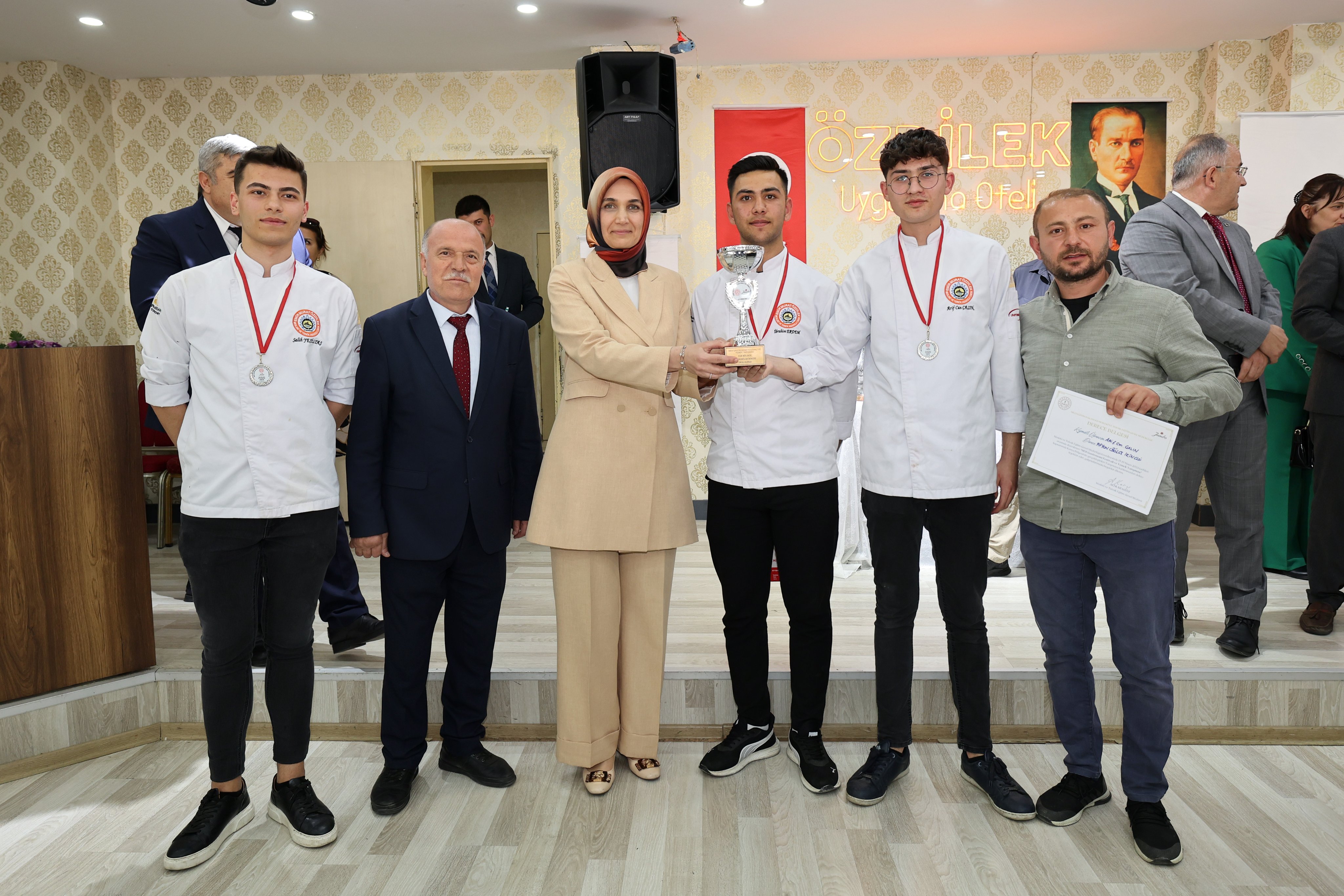 Devlet Ana'dan Başarılı Öğrencilere Ödül