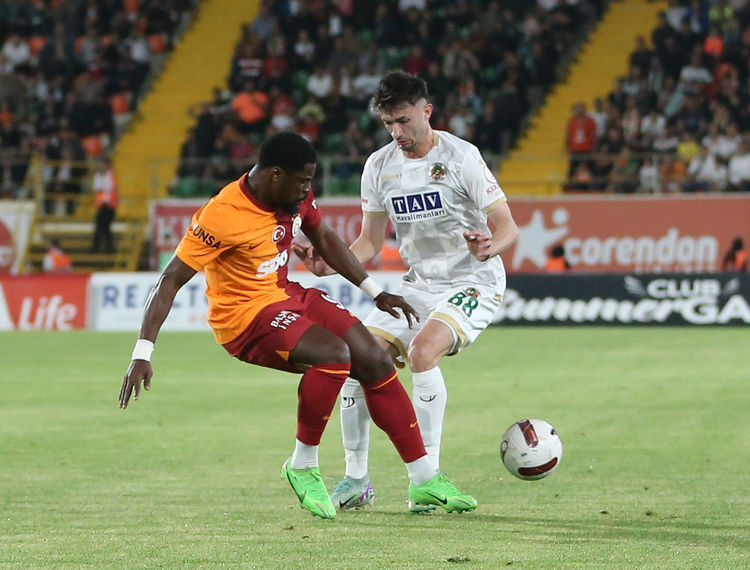 Galatasaray, Alanyaspor Deplasmanında Sonradan Açıldı