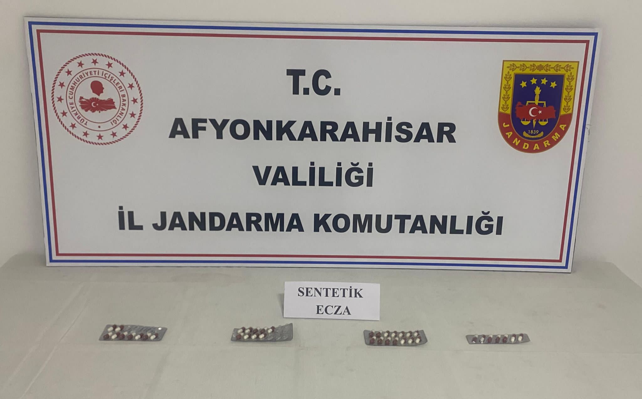 Afyonkarahisar'da Uyuşturucu Operasyonu: 5 Kişi Gözaltında