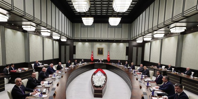 Kabine toplanıyor! Öğretmen atamaları da görüşülecek