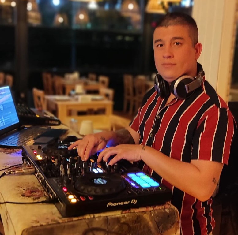 İşi Bırakan Dj'ye Silahlı Saldırı Kamerada: Eski Patronunun Tuttuğu Tetikçi Kurşun Yağdı