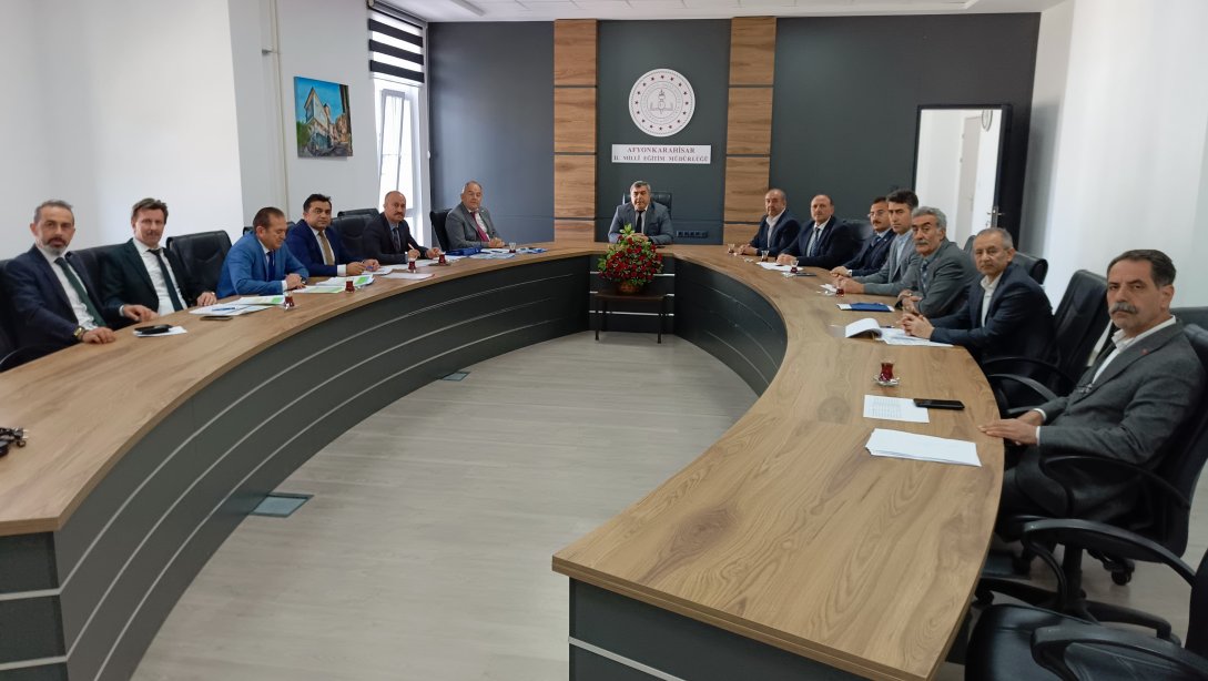Kritik Toplantıya Müdür Sünnetci Başkanlık Yaptı