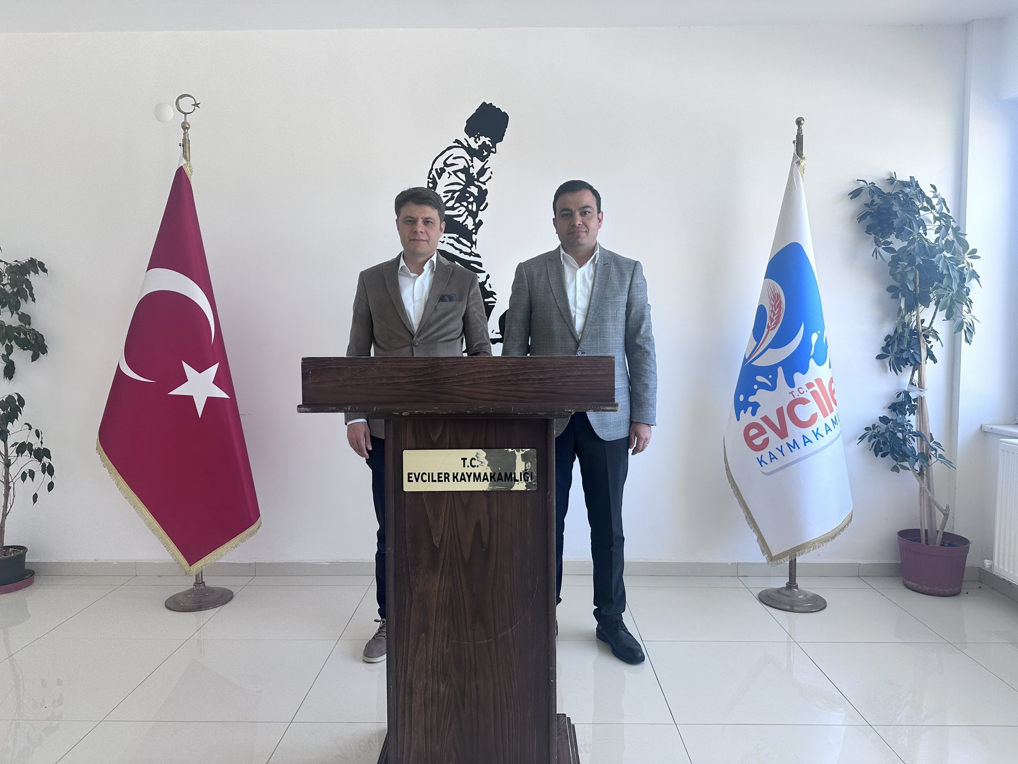 İki Kaymakam Yan Yana