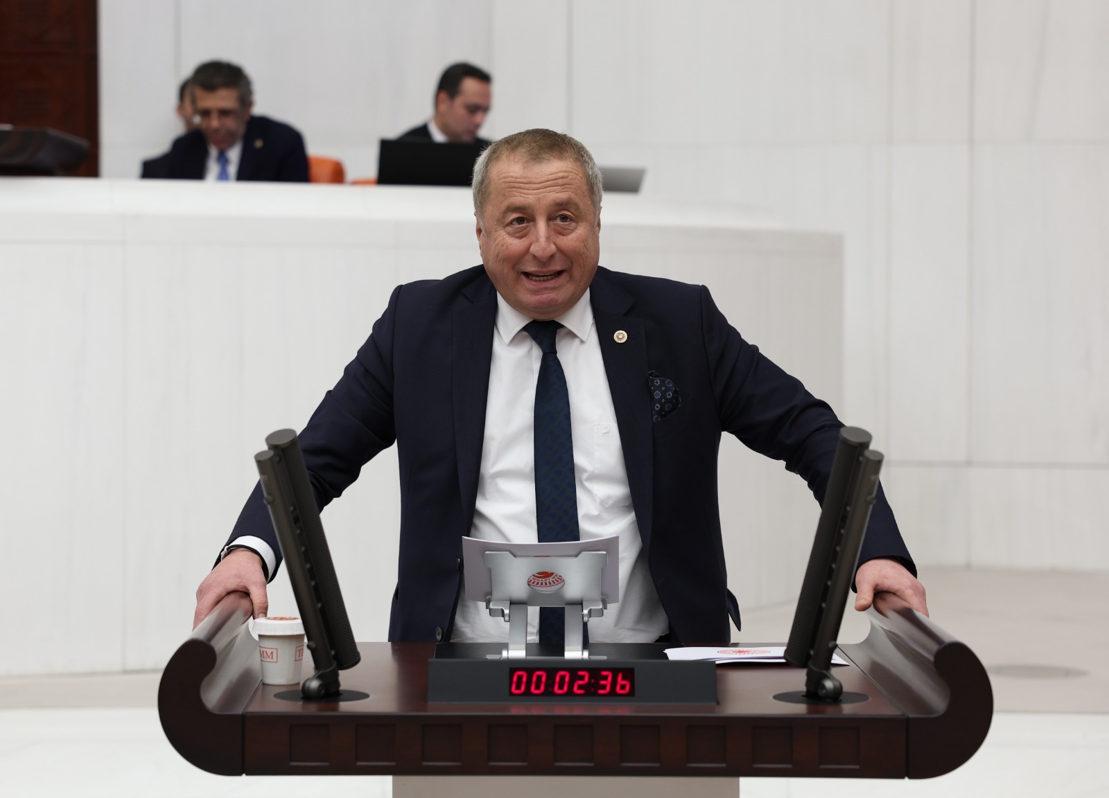 “Lütuf istemiyoruz, herhangi bir taltif de istemiyoruz”