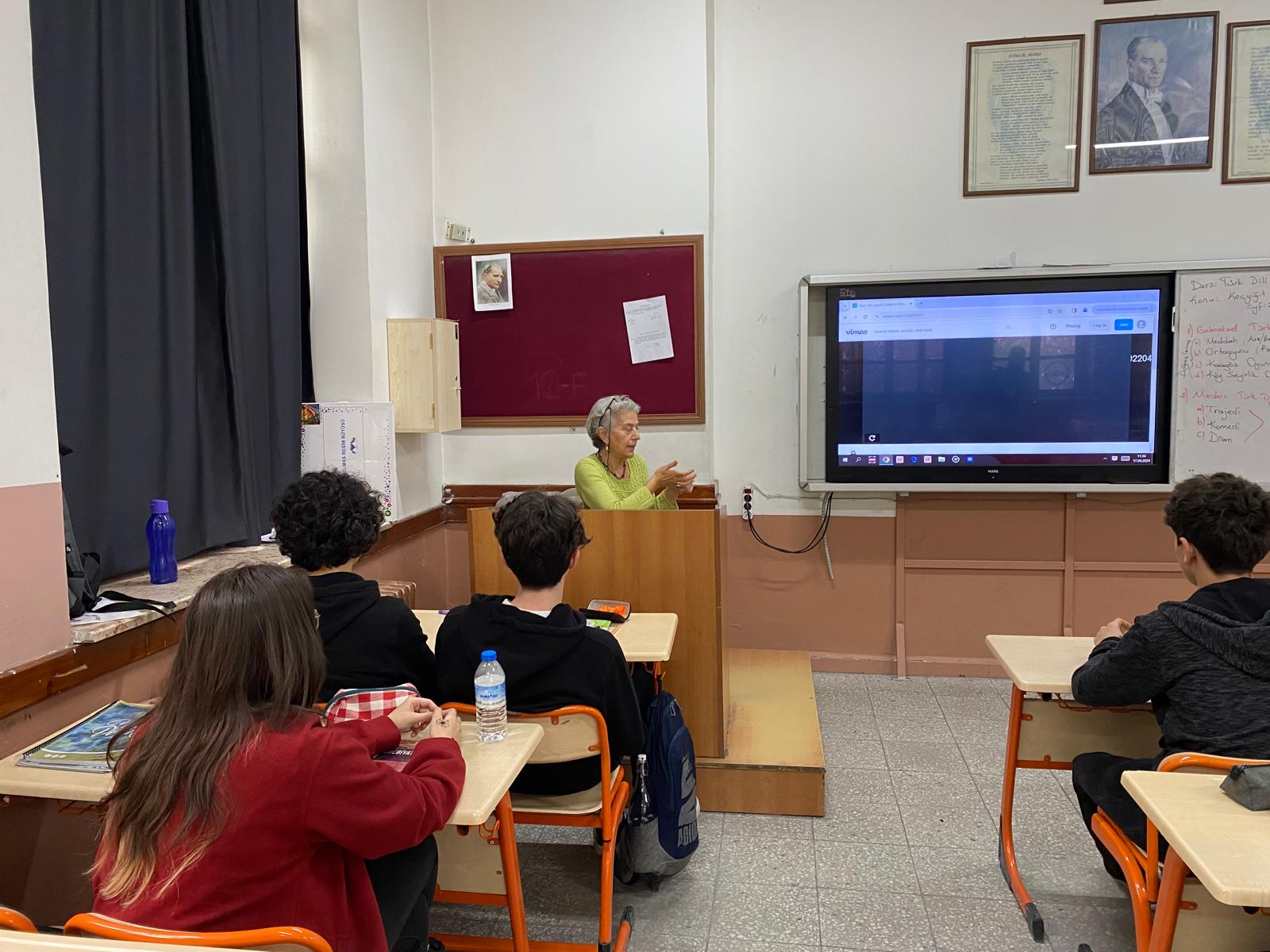 Müzik ve Sanat Alanındaki Tecrübeli İsimler Afyon Lisesinde Öğrencilerle Buluştu