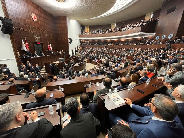 ÖZKAYA VE ARSLAN TBMM'DEKİ GRUP TOPLANTISINA KATIDI