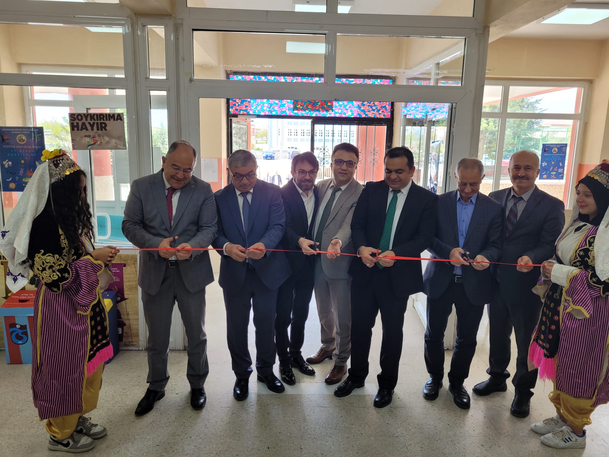 ANAFARTALAR ANADOLU LİSESİ TÜBİTAK 4006 BİLİM FUARI AÇILDI…