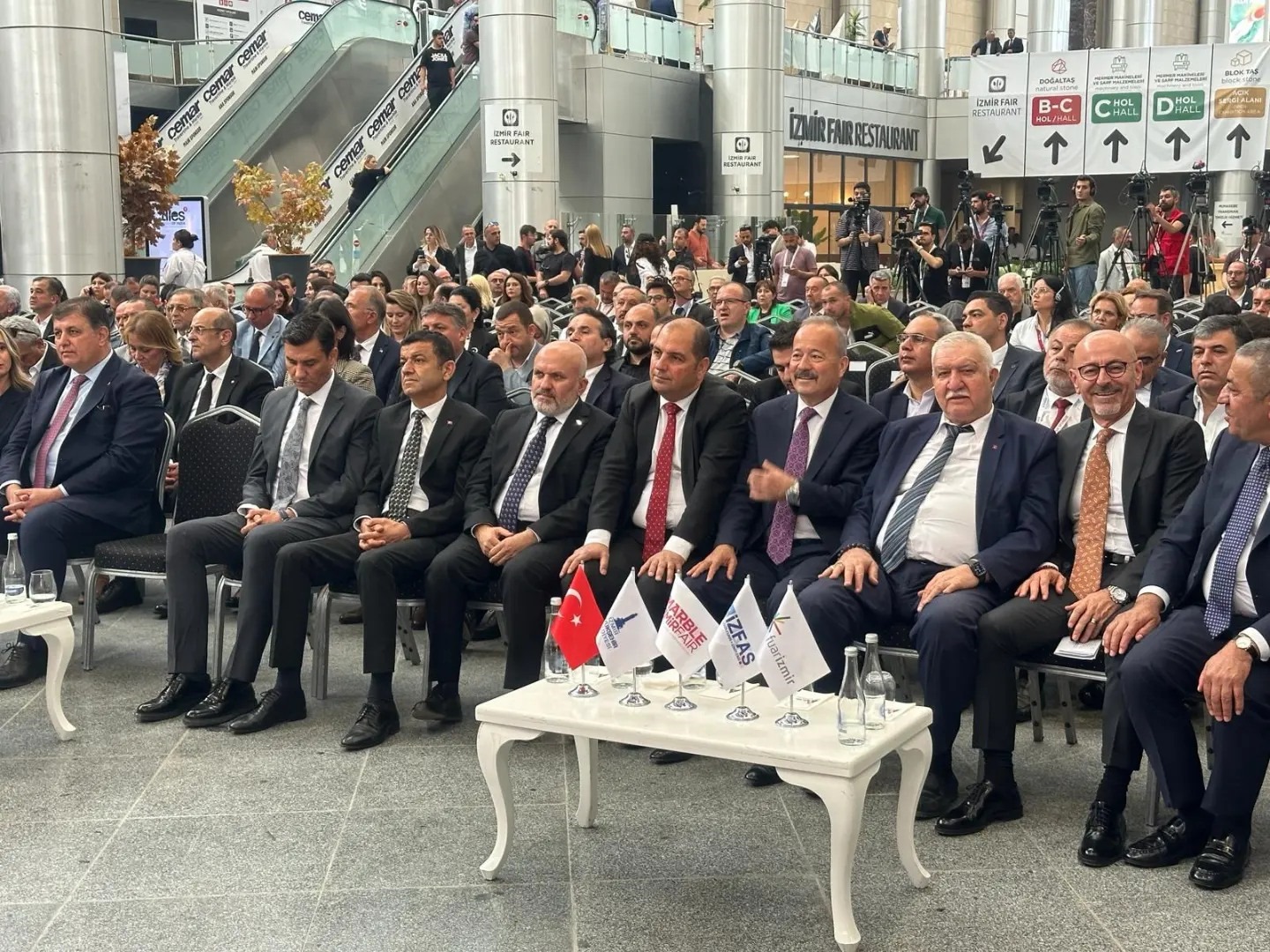 Milletvekili Taytak, İzmir'de Hemşerilerini Yalnız Bırakmadı