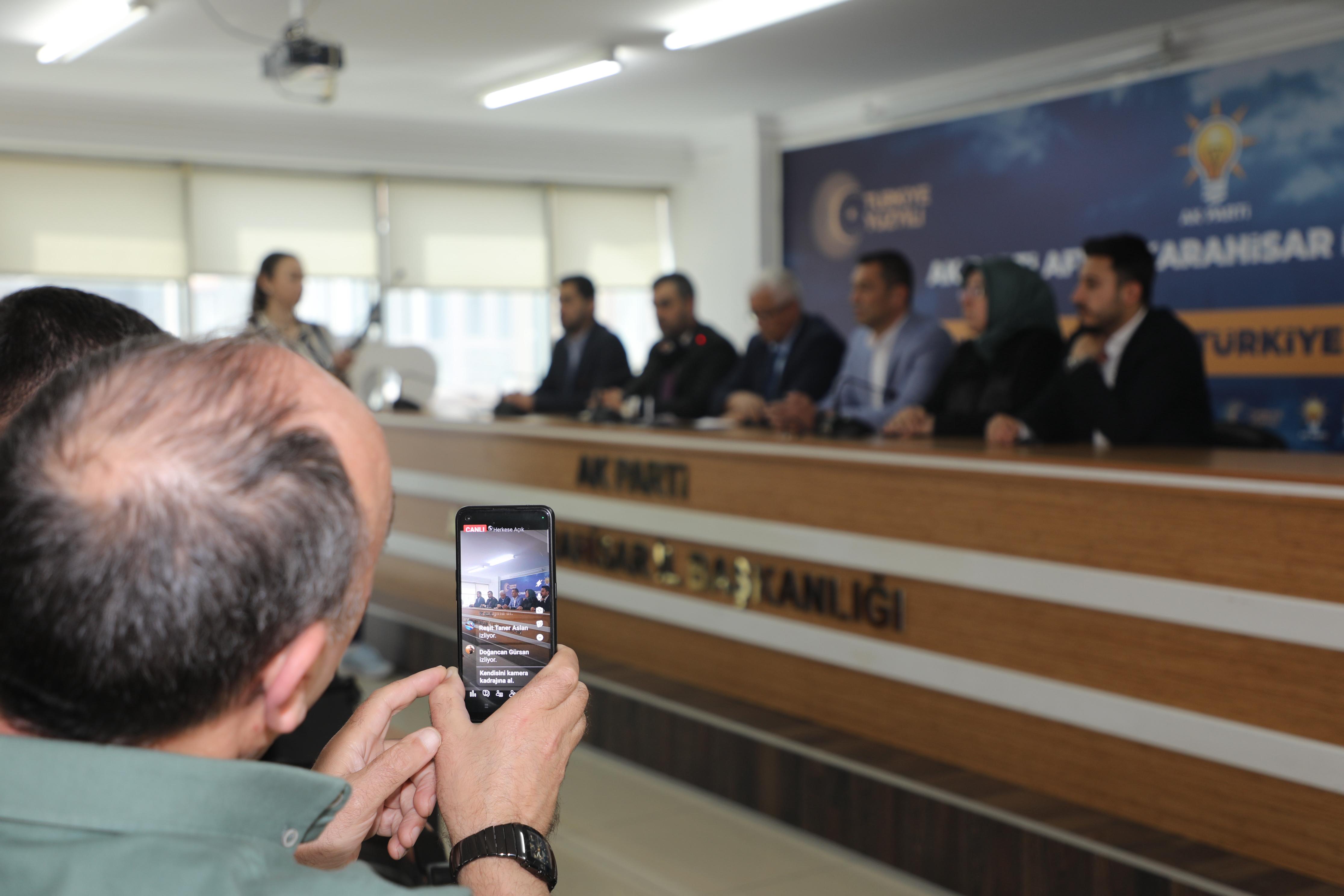 AK Parti Afyonkarahisar İl Başkanı Menteş, CHP'li Köksal’ı Eleştirdi!