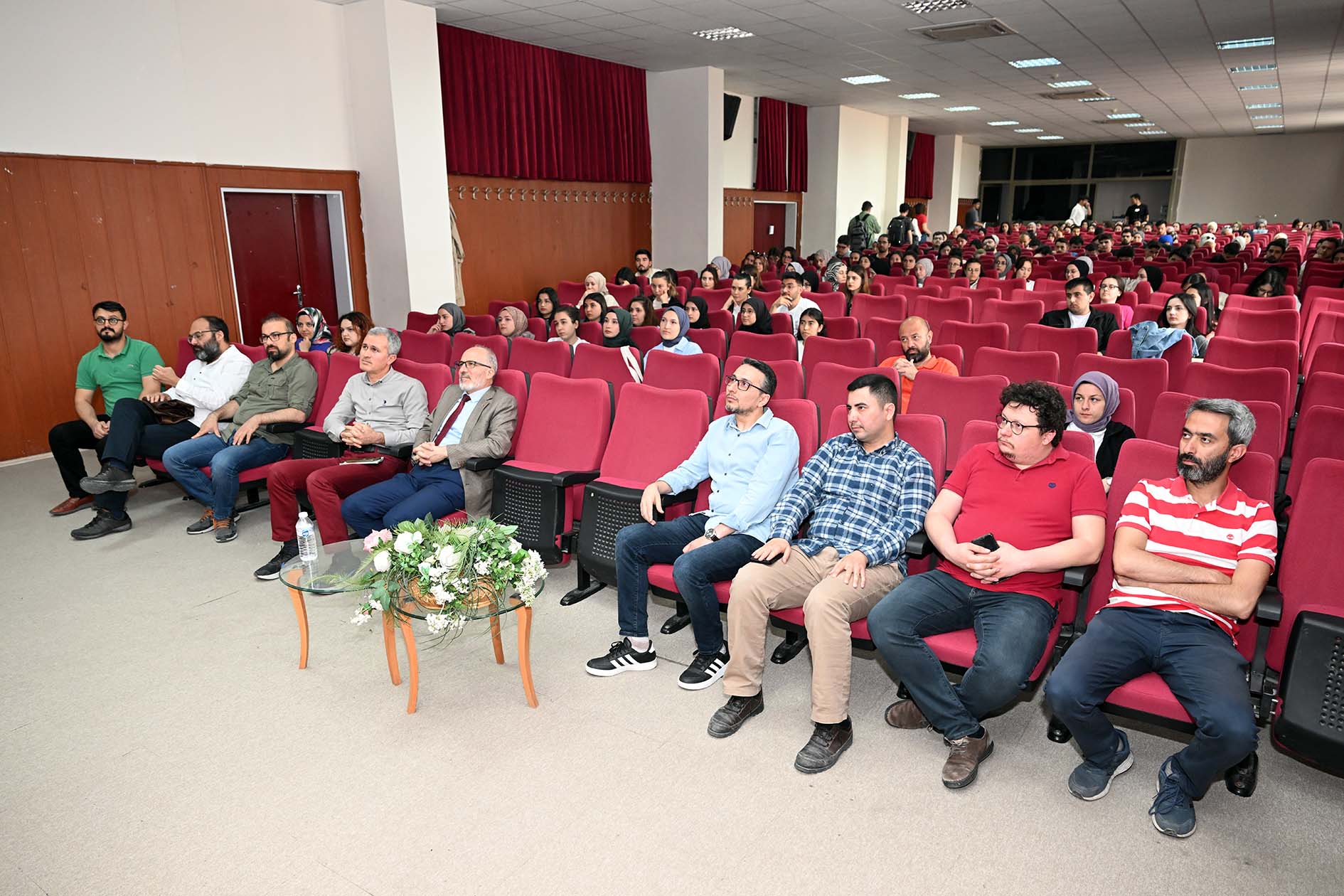 AKÜ'de "Matematiğin Felsefesi" Konuşuldu