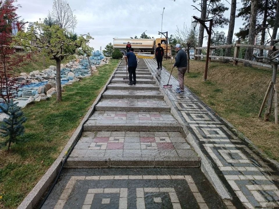 BAŞKAN AYNACI  HORASAN PARKININ ÇEHRESİNİ DEĞİŞTİRİYOR