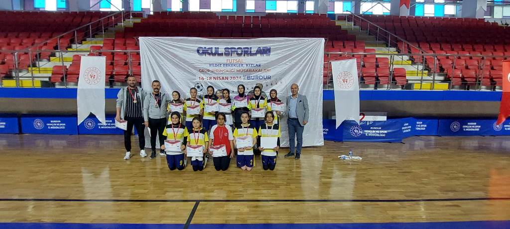 ÇAYIRBAĞ GAZİ ORTAOKULU YILDIZ KIZ FUTSAL'DA BÖLGE ŞAMPİYONU!