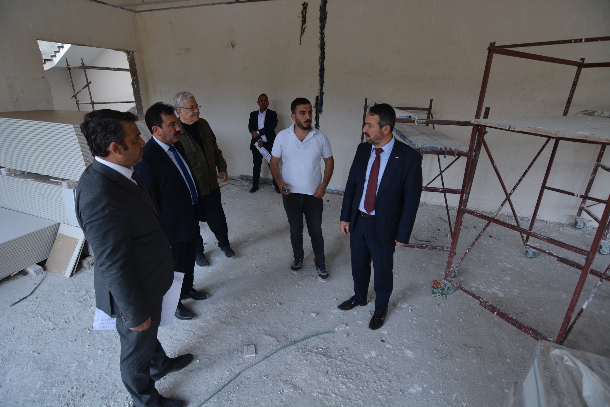 BAŞKAN ÖZTAŞ YENİ BELEDİYE BİNASININ İNŞAATINI İNCELEDİ