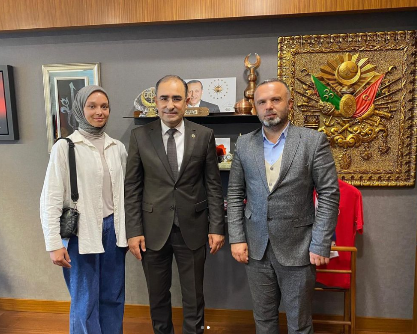 Gazi Meclisine Anlamlı Ziyaret: Ak Parti İl Yönetim Kurulu Üyesi Hasan Arslan ve Kızılören İlçe Yetkilileri Gaziyi Ziyaret Etti