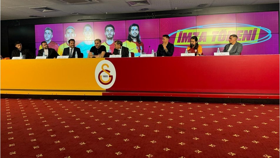 Galatasaray 5 Futbolcusuyla Sözleşme Uzattı