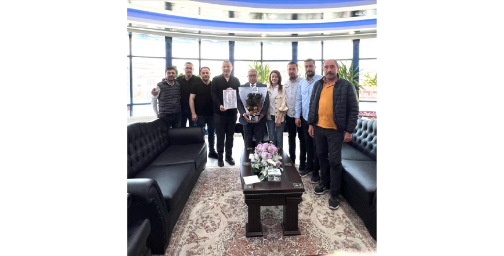 ŞUHUT GÖNÜLLÜLERİ DERNEĞİ'NDEN BAŞKAN ÖZAŞKIN'A ZİYARET