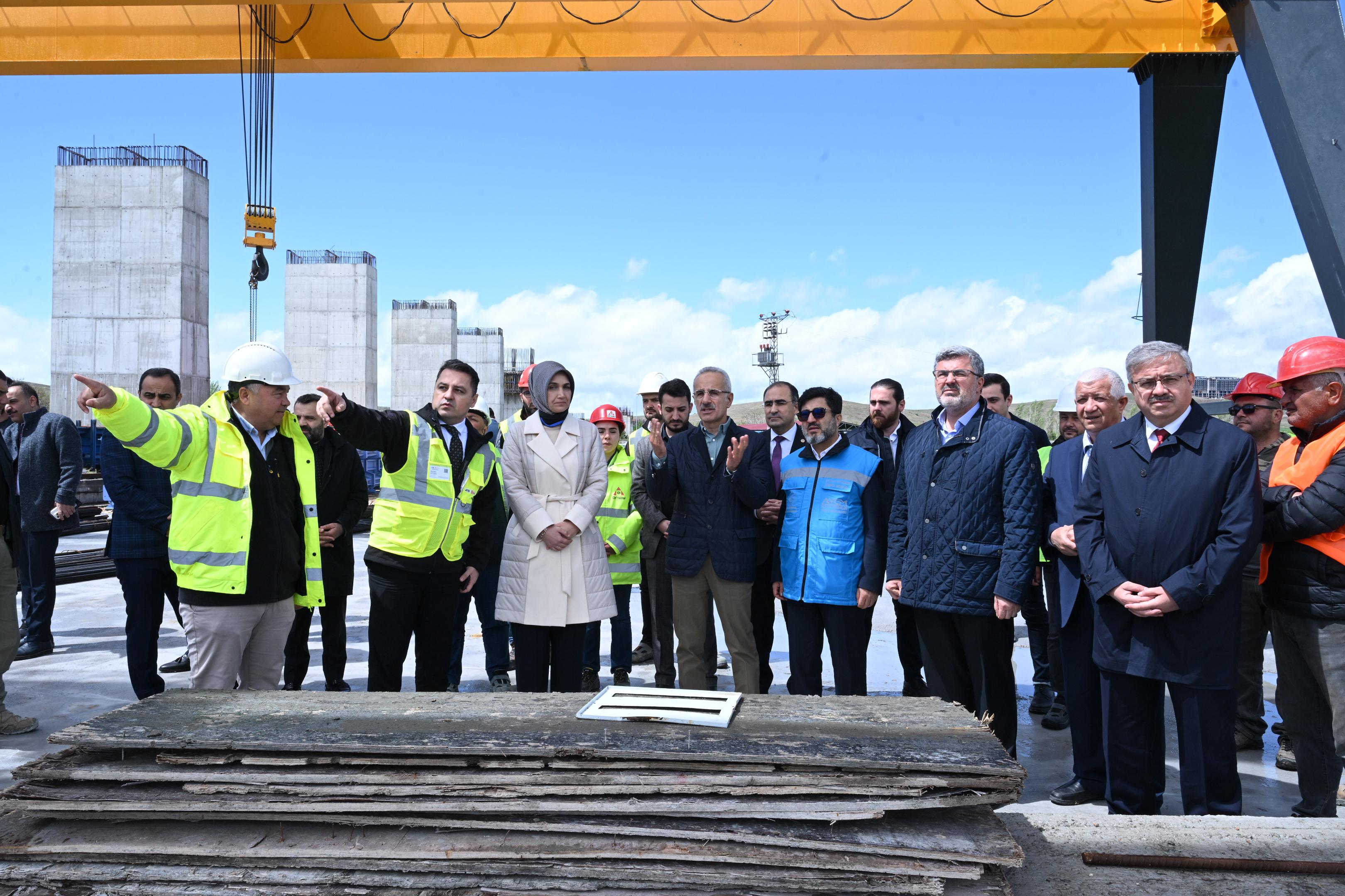 Projedeki İkinci Önemli Nokta V01 Viyadüğü Oldu