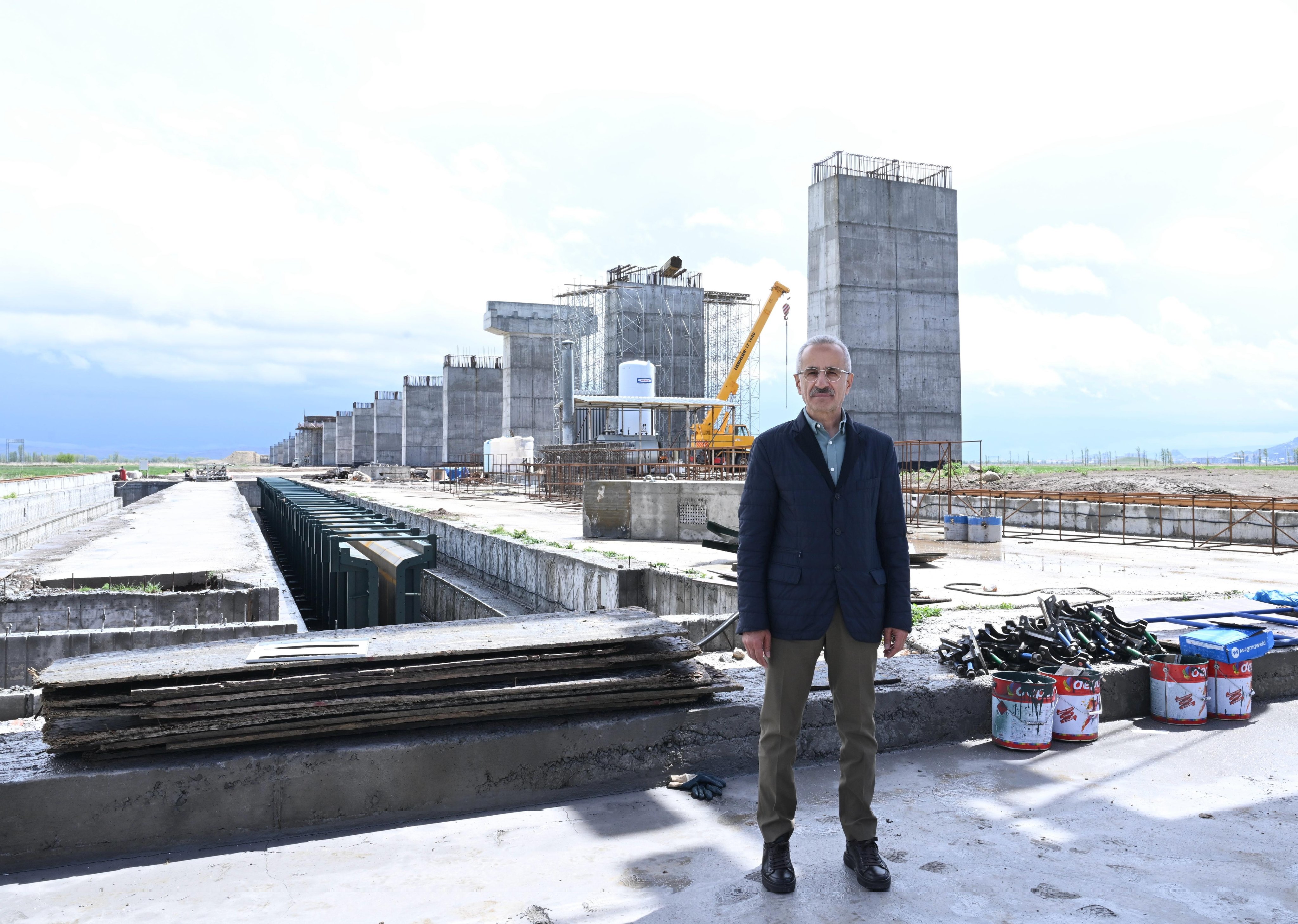 Projedeki İkinci Önemli Nokta V01 Viyadüğü Oldu