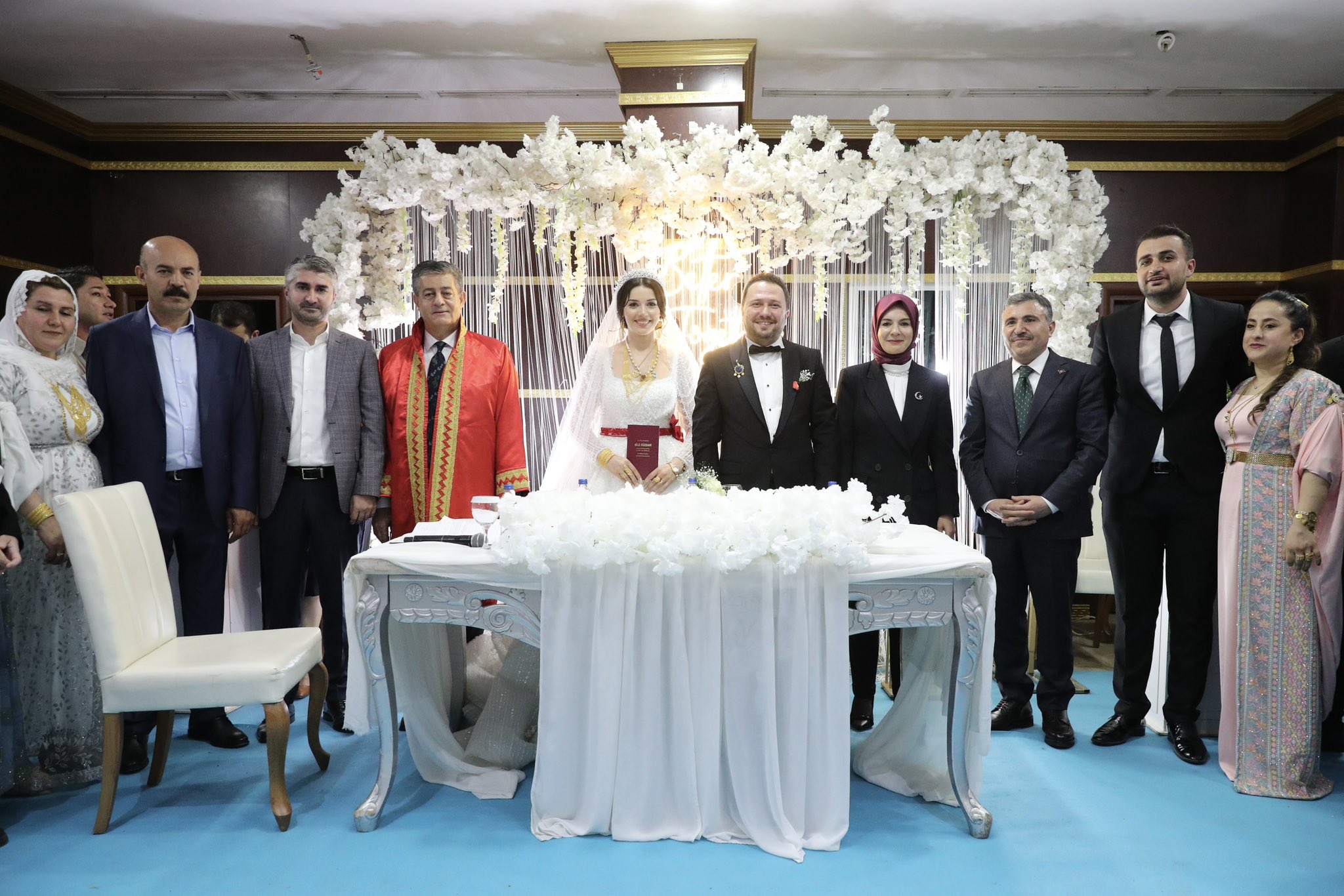 BAKAN GÖKTAŞ ÇOCUKLARI İYİ GÜNLERİNDE YALNIZ BIRAKMADI