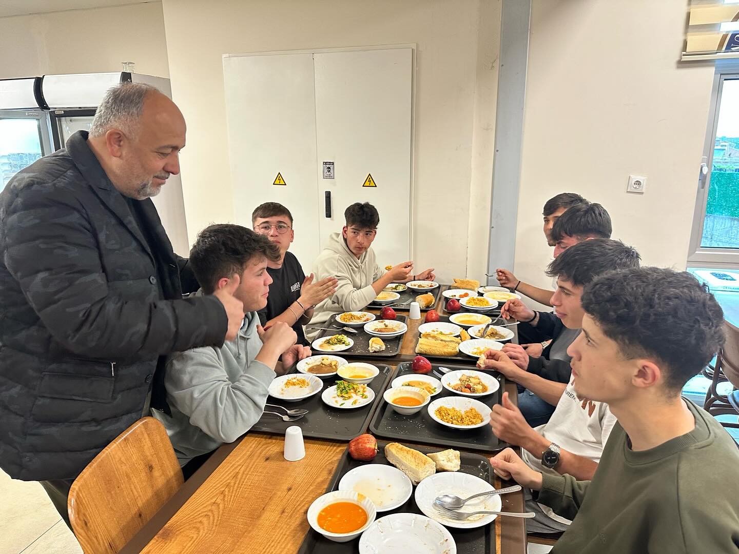 Müdür Kasapoğlu Gençlerle Bir Araya Geldi