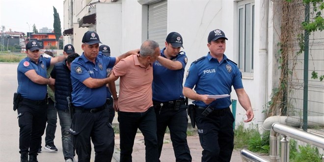 Temizlik İşleri Müdürü Polisi Tehdit Etti: “Sizi Geberteceğim!”