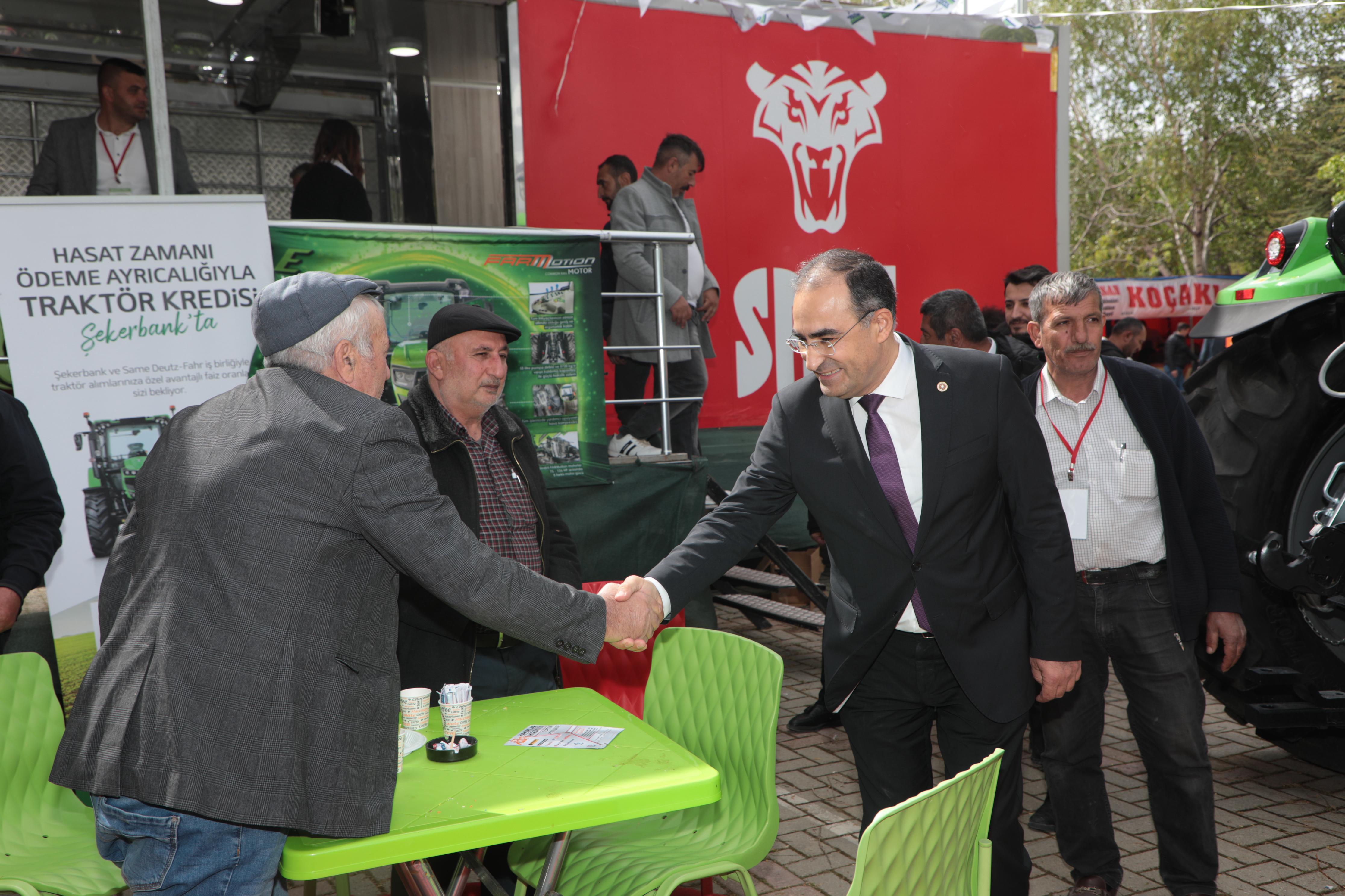 Ak Parti Teşkilatı Tarım Fuarına Katıldı