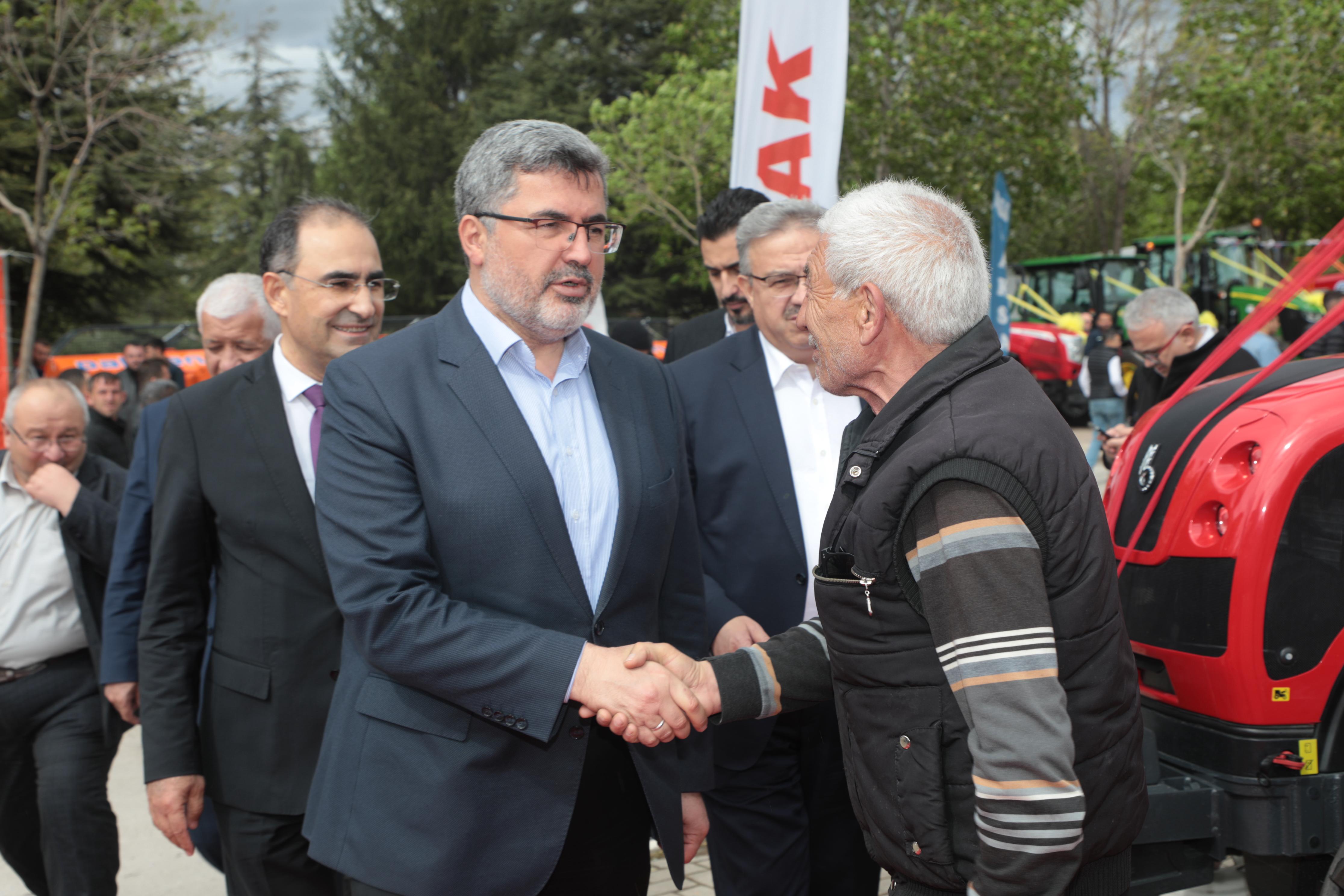 Ak Parti Teşkilatı Tarım Fuarına Katıldı
