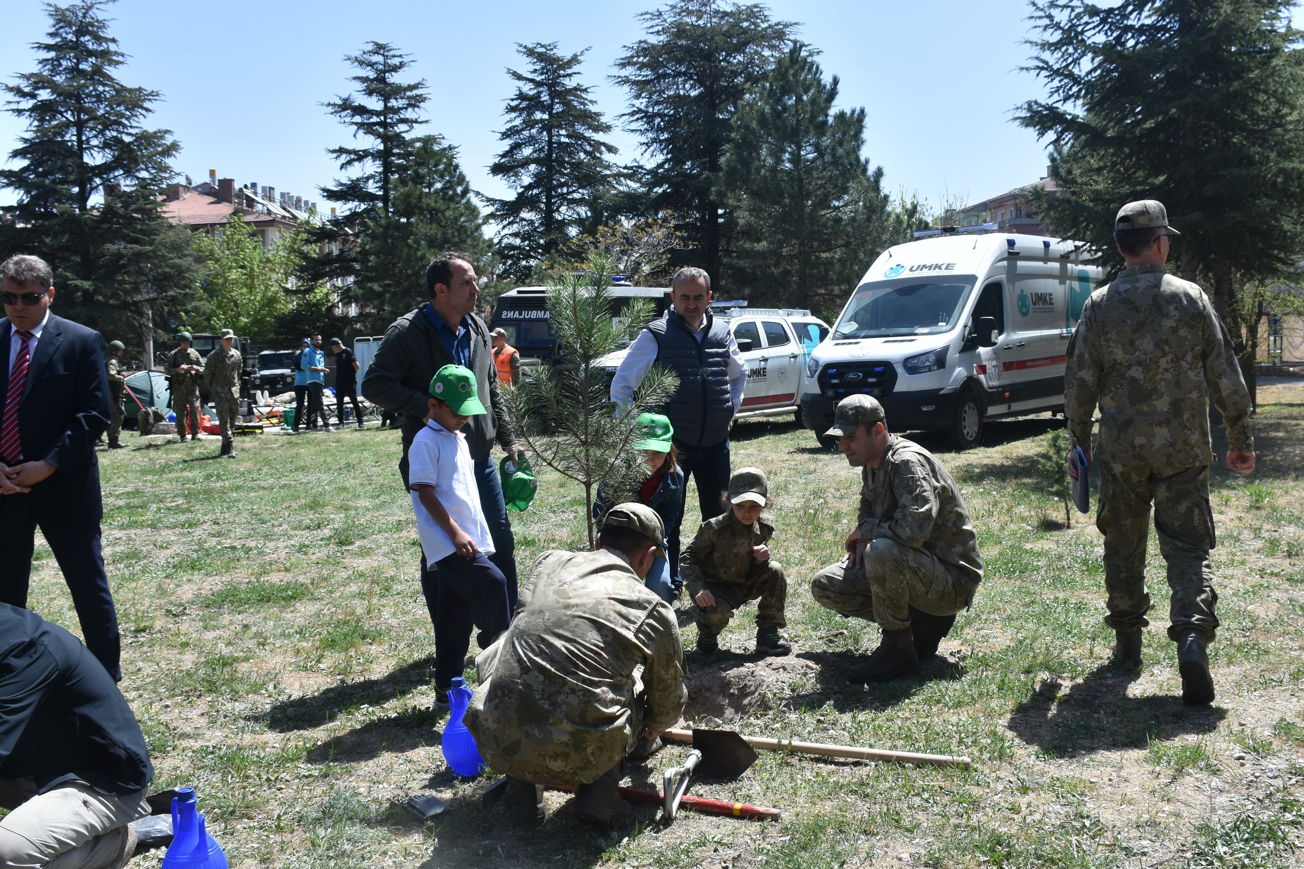 İkmal ve Garnizon Komutanlığı Kapılarını Çocuklara Açtı