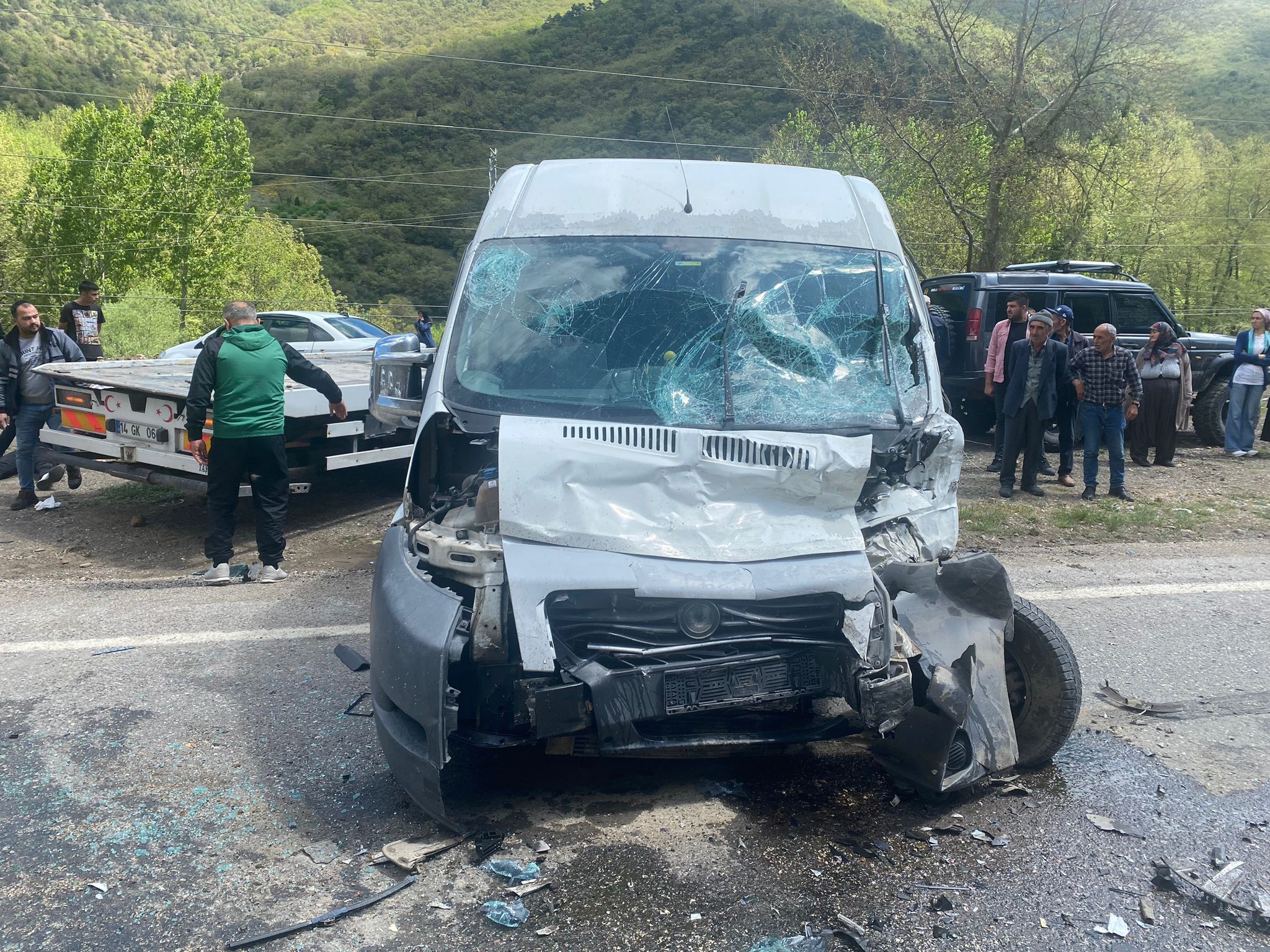 Üniversite Öğrencilerini Taşıyan Araç Kazaya Karıştı: 15 Yaralı
