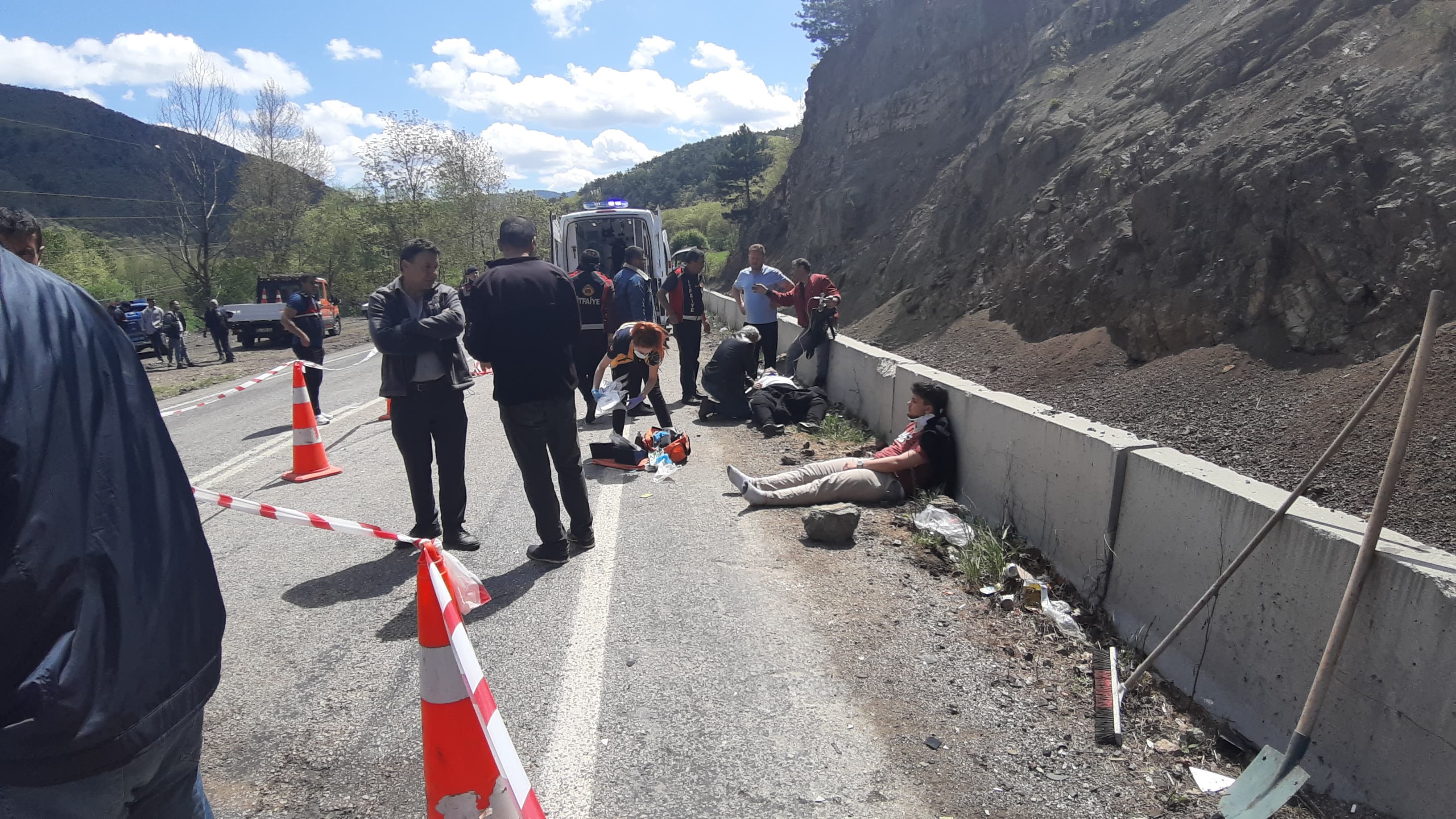 Üniversite Öğrencilerini Taşıyan Araç Kazaya Karıştı: 15 Yaralı