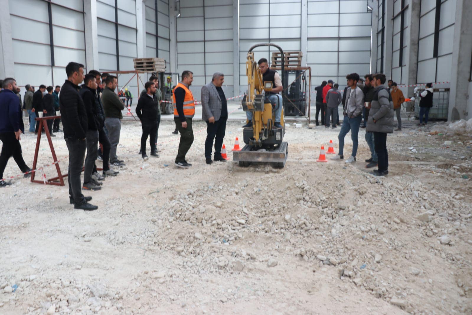 Müdür Sünnetci  MTSK Ve İş Makinaları Sınavlarını İnceledi
