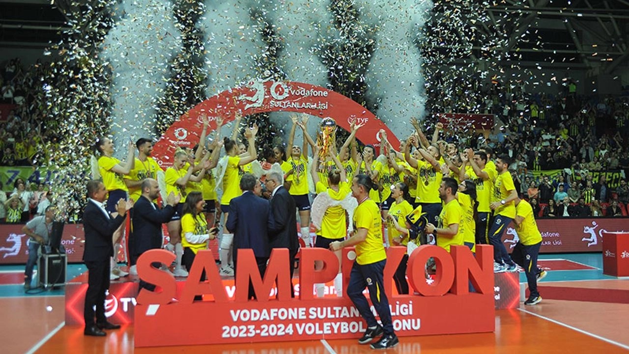 SULTANLAR LİGİ’NDE ŞAMPİYON FENERBAHÇE