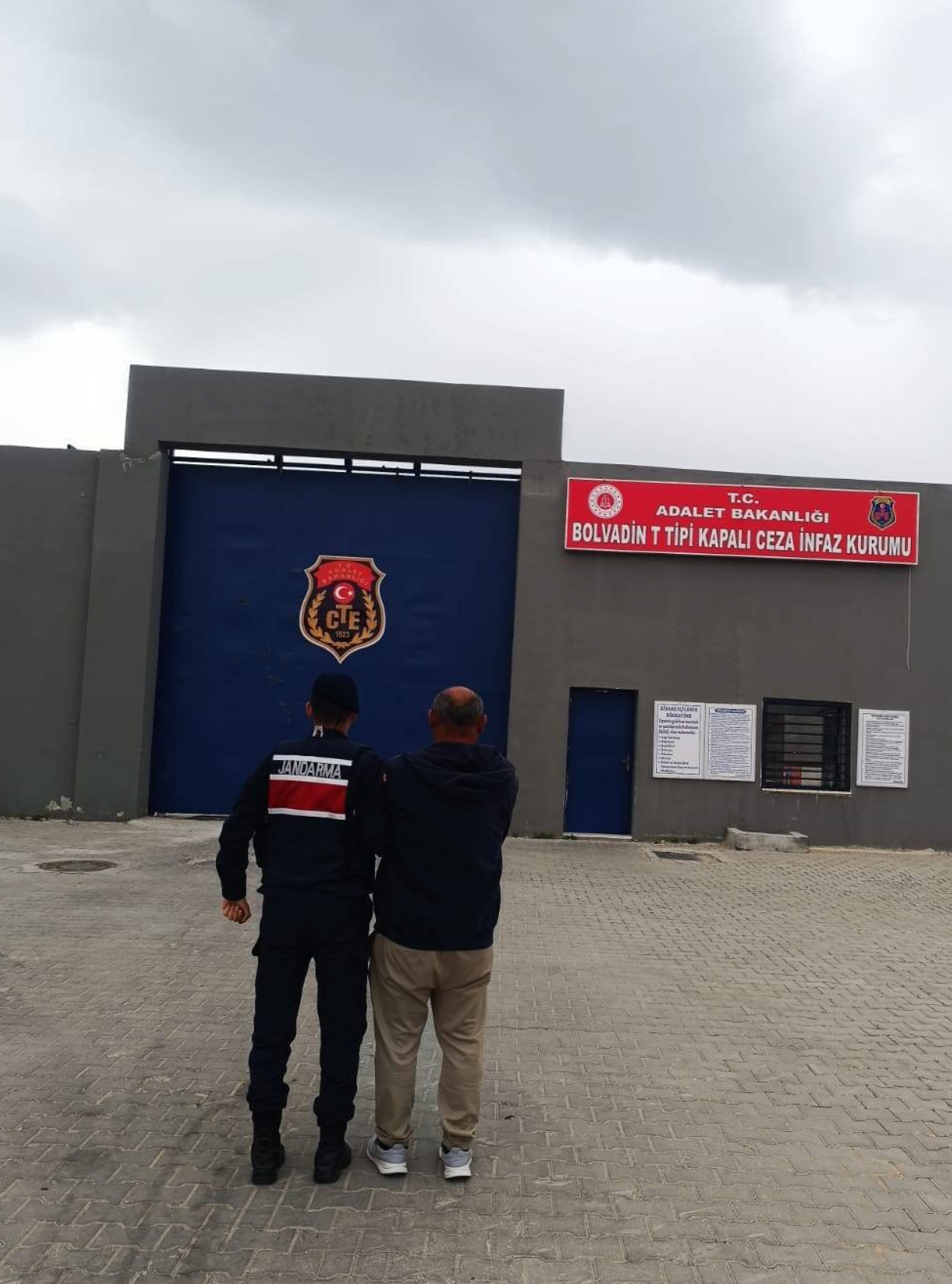 ARANMASI OLAN ŞAHIS JANDARMA’YA YAKALANDI