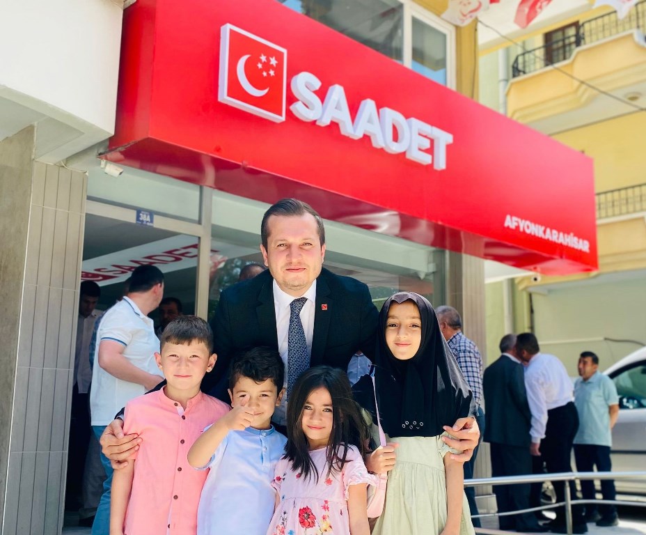 "ADİL BİR YÖNETİM ÇOCUKLARIMIZA BIRAKACAĞIMIZ EN ÖNEMLİ MİRASTIR"