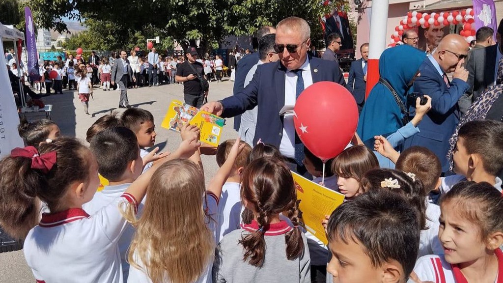"ÜLKEMİZİN AYDINLIK YARINLARININ TEMİNATIDIR"