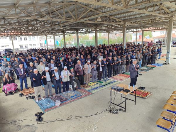 Karaadili'de Yağmur Duasına Çıkıldı