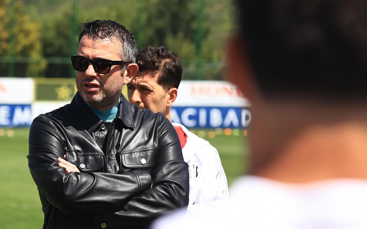 BJK YÖNETİMİ FUTBOLCULARLA BİR ARAYA GELDİ
