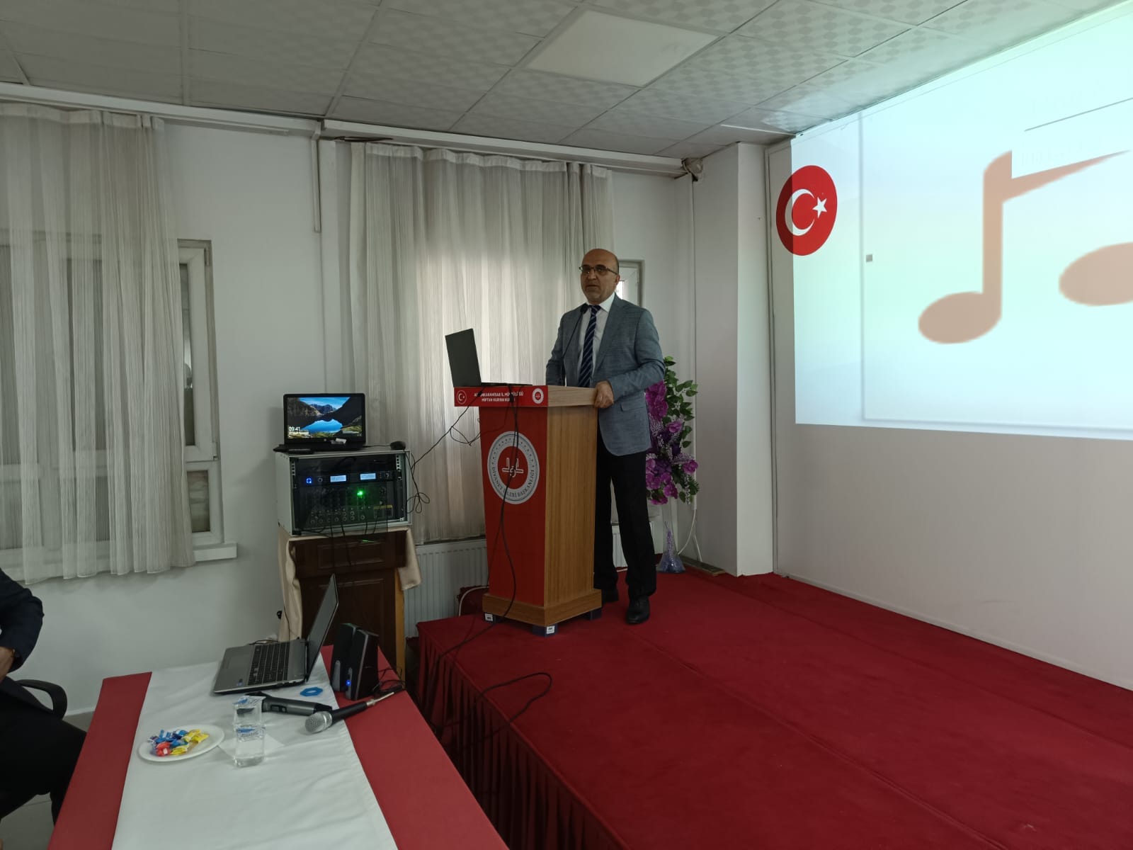 Hac ve Umre Eğiticiler Eğitim Semineri Düzenlendi