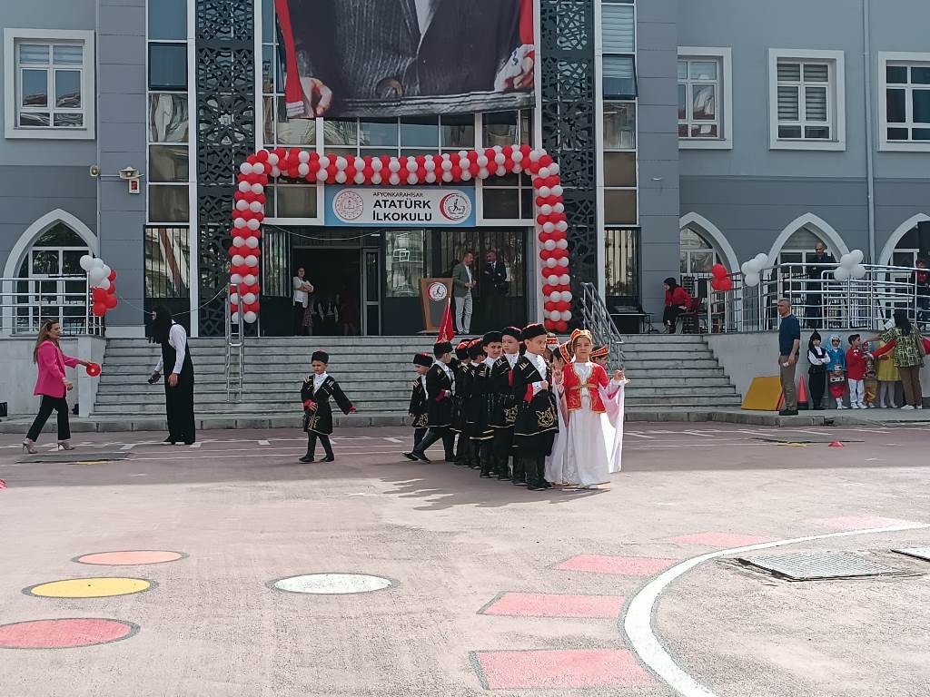 'ATATÜRK ÇOCUKLARI' MEST ETTİ
