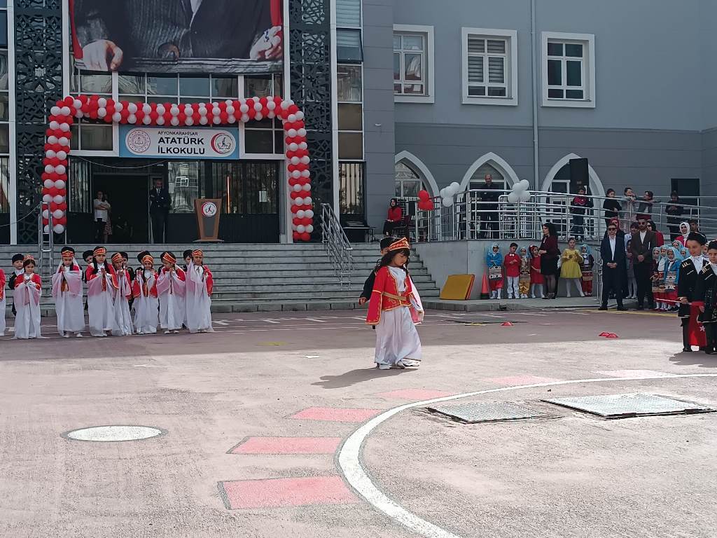 'ATATÜRK ÇOCUKLARI' MEST ETTİ