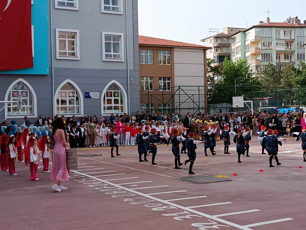 'ATATÜRK ÇOCUKLARI' MEST ETTİ