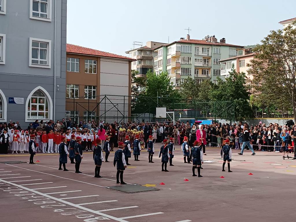 'ATATÜRK ÇOCUKLARI' MEST ETTİ