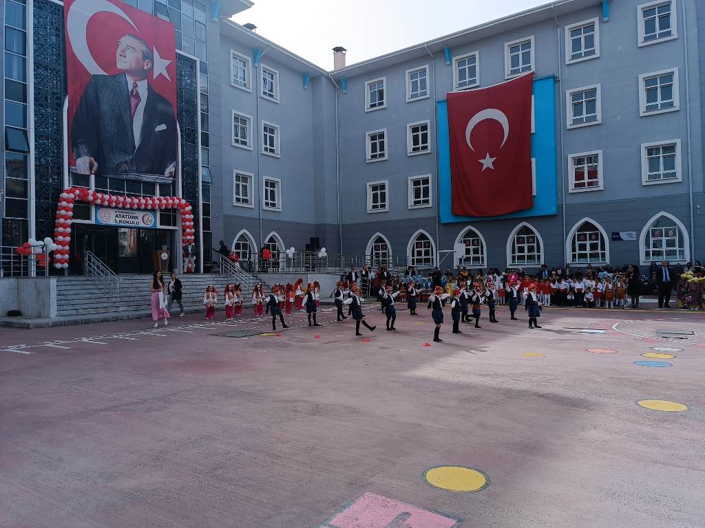 'ATATÜRK ÇOCUKLARI' MEST ETTİ