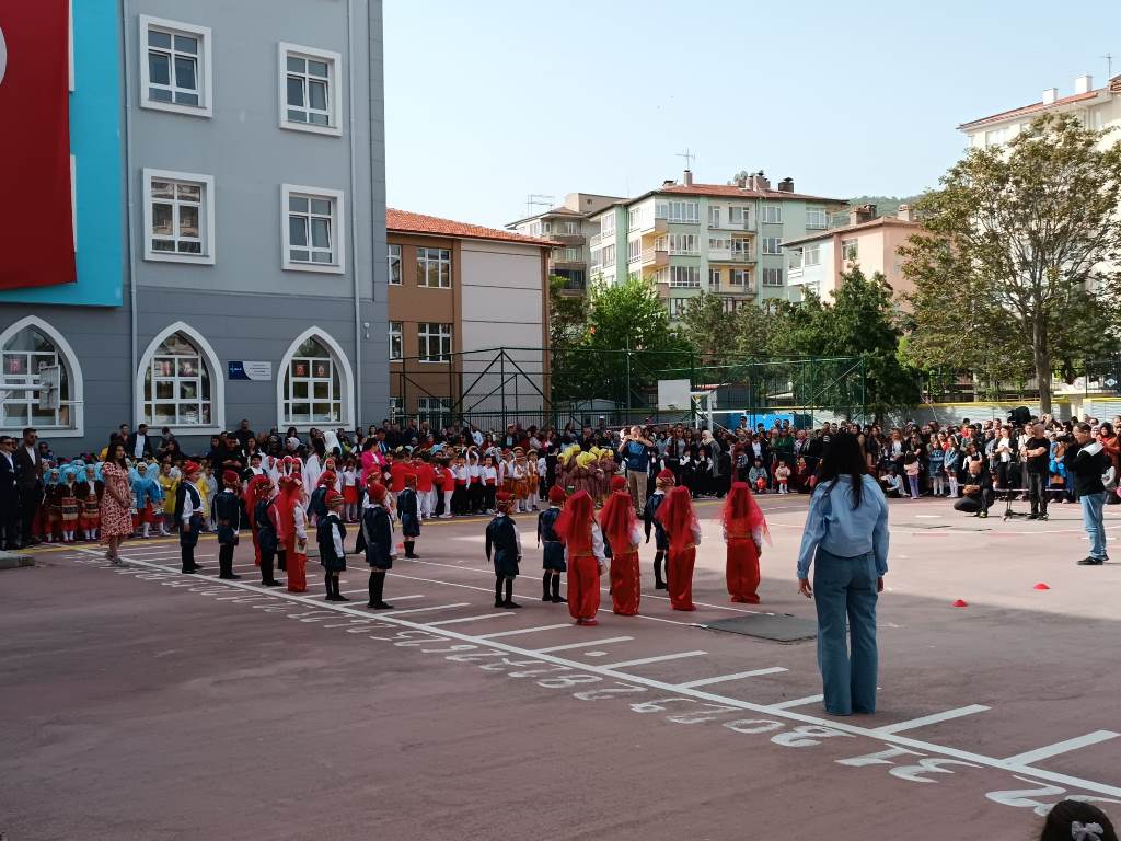 'ATATÜRK ÇOCUKLARI' MEST ETTİ