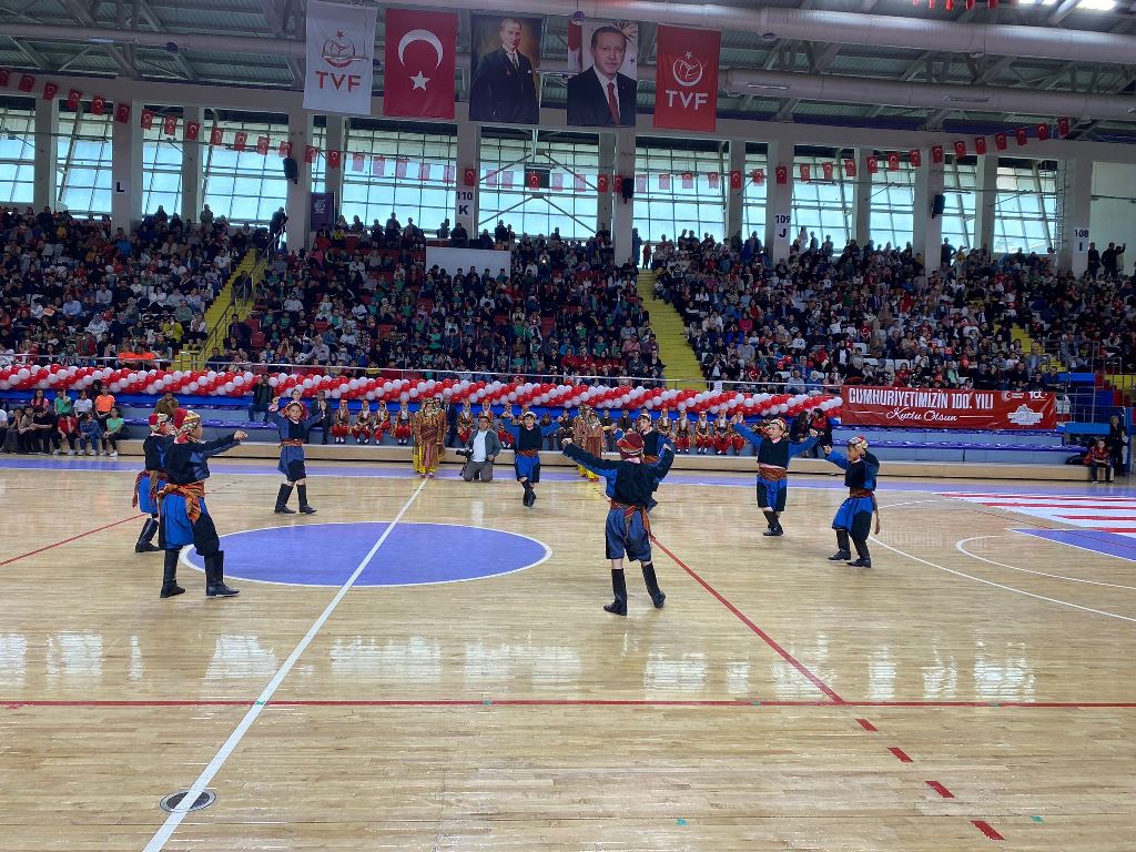 ATAKÖY ORTAOKULU ÖĞRENCİLERİNDEN MUHTEŞEM KIRIK HAVA OYUNU