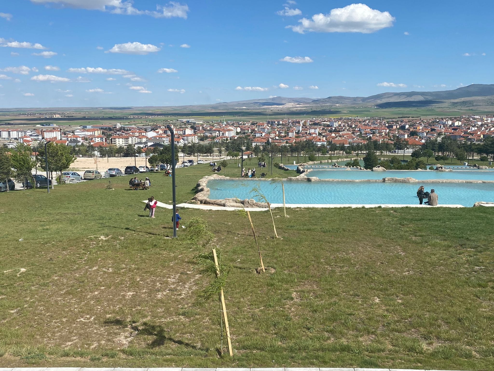 EMİRDAĞ MİLLET BAHÇESİNE YOĞUN İLGİ