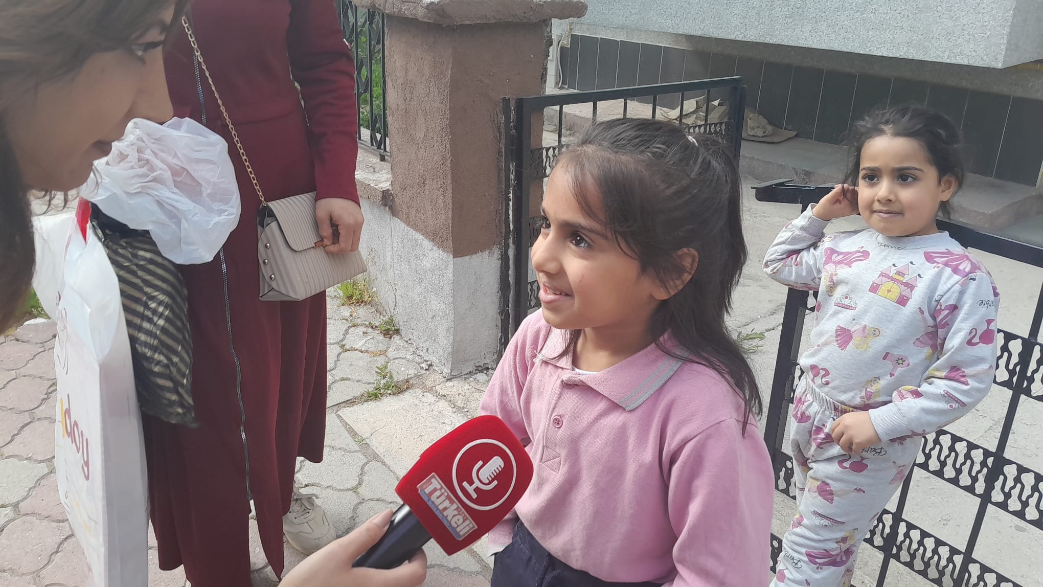 23 NİSAN COŞKUSUNU SOKAKTA YAKALADIK: İŞTE HALKIN GÖRÜŞLERİ…