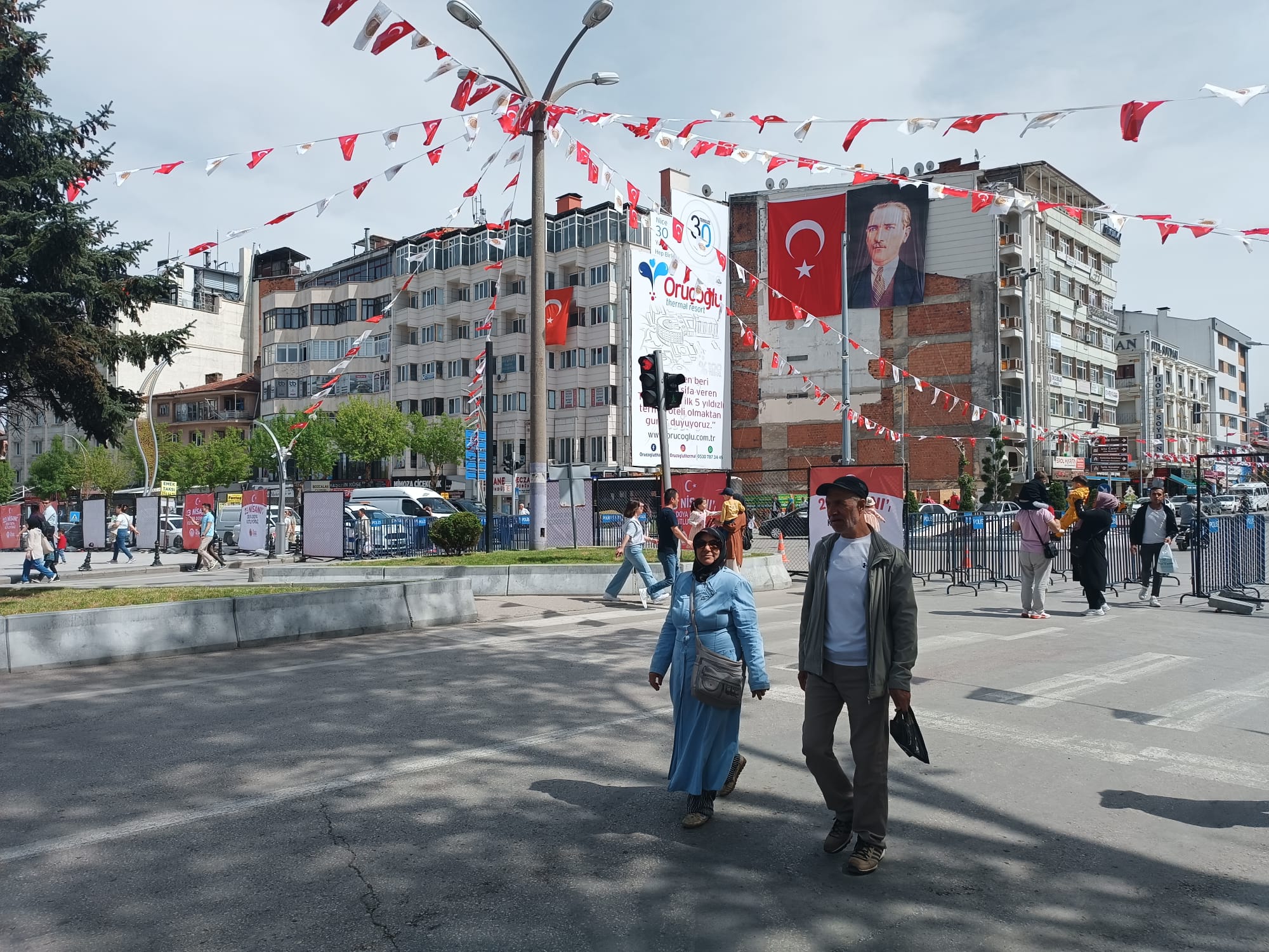 AHBAPLAR SAHADA  AFYON'DA HEYECAN DORUKTA