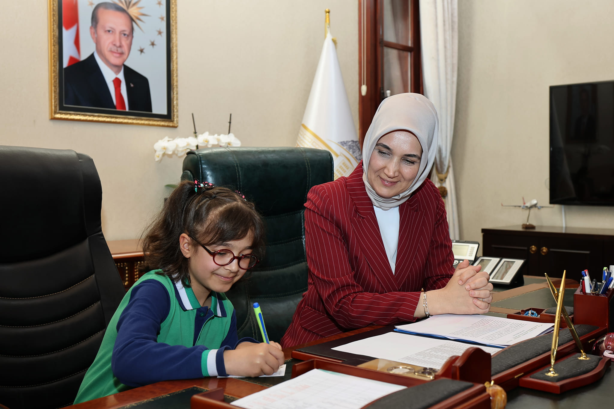 VALİ YİĞİTBAŞI KOLTUĞUNU MİNİK ERVA'YA BIRAKTI