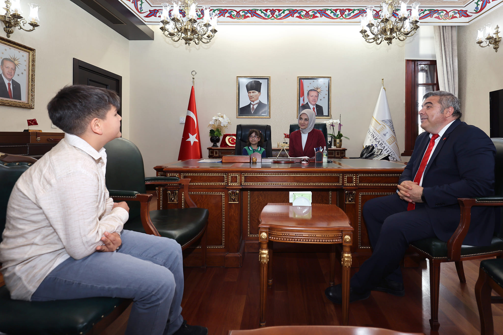 VALİ YİĞİTBAŞI KOLTUĞUNU MİNİK ERVA'YA BIRAKTI